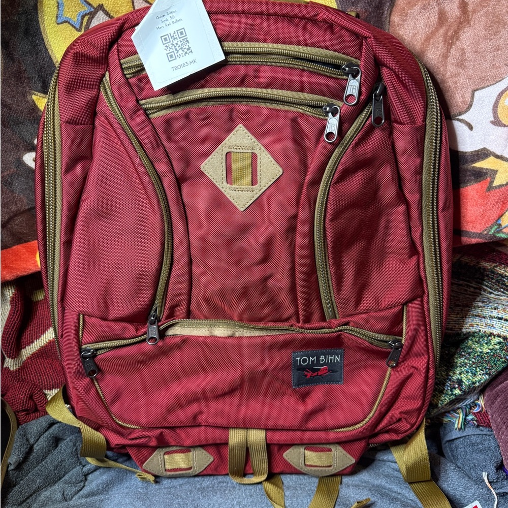 Tom Bihn Mars Red Guides Edition Synik 30 - RARE